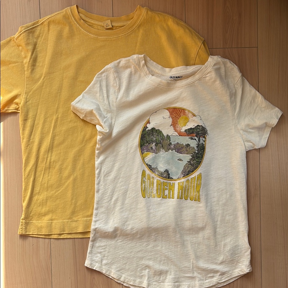 Old Navy Tee Shirts. Size Small